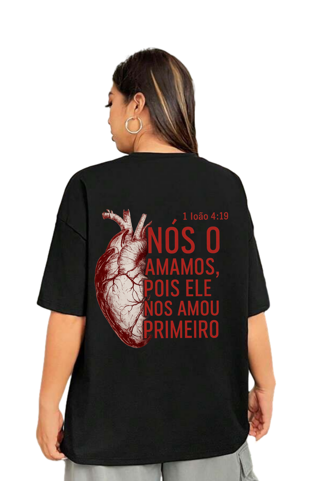 Camiseta Premium - Ele nos amou primeiro